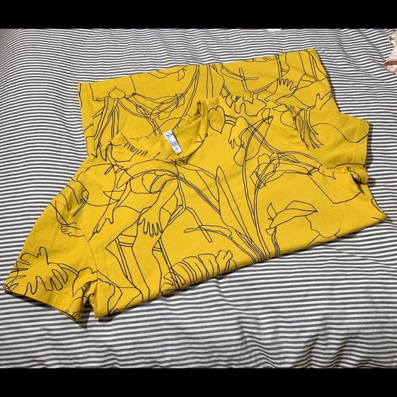 Yellow Abstract Minimal line design floral and women pattern T Shirt Dress C&A - Picture 3 of 5